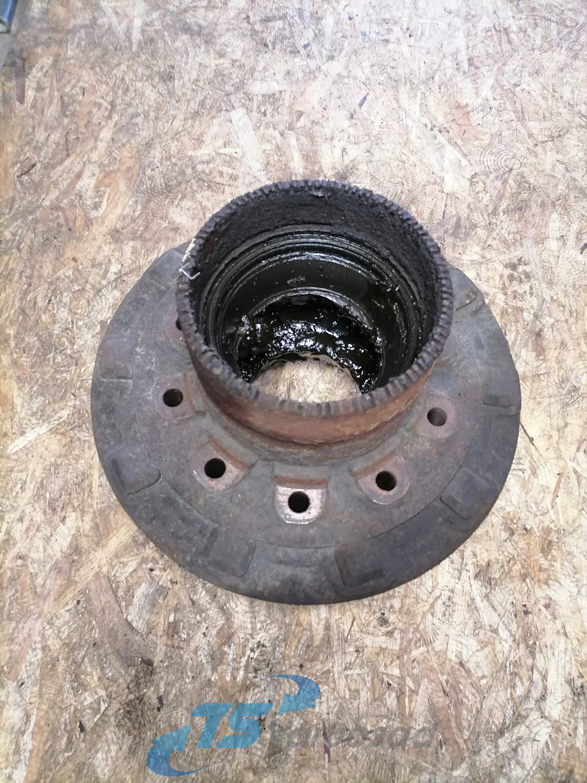 Scania veosilla rattarumm, ketaspidur