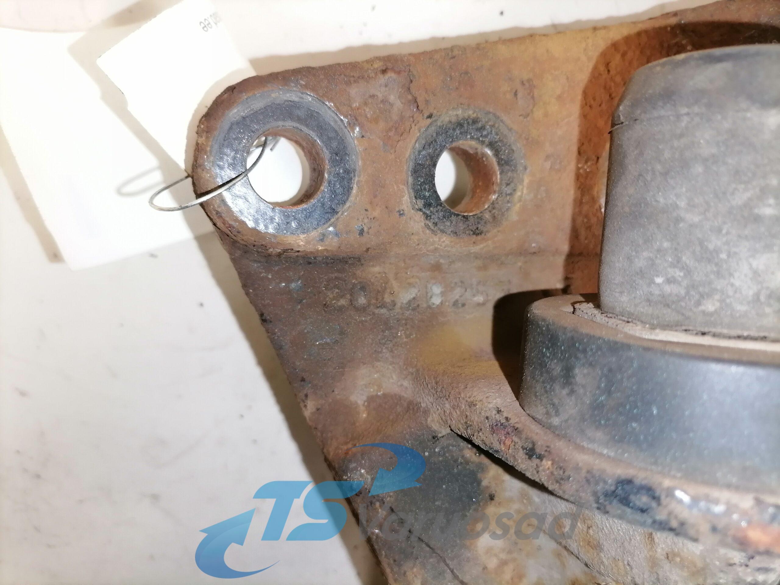 Volvo raamiotsa kandur, parem