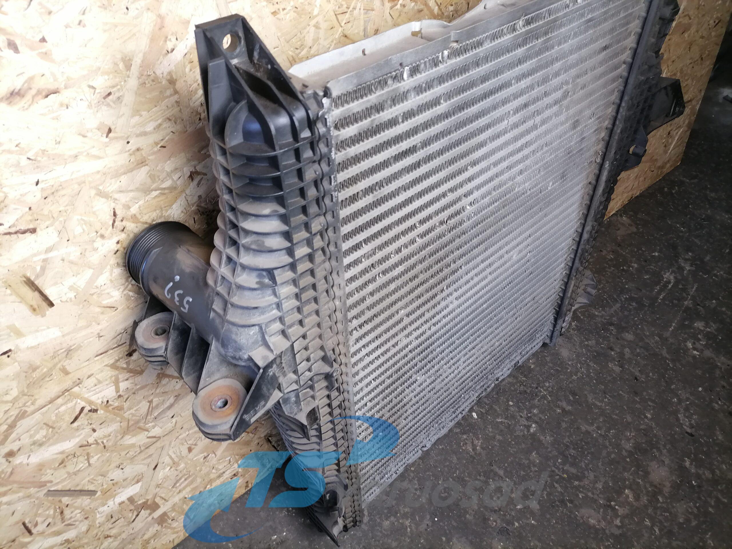 Intercooler radiaator