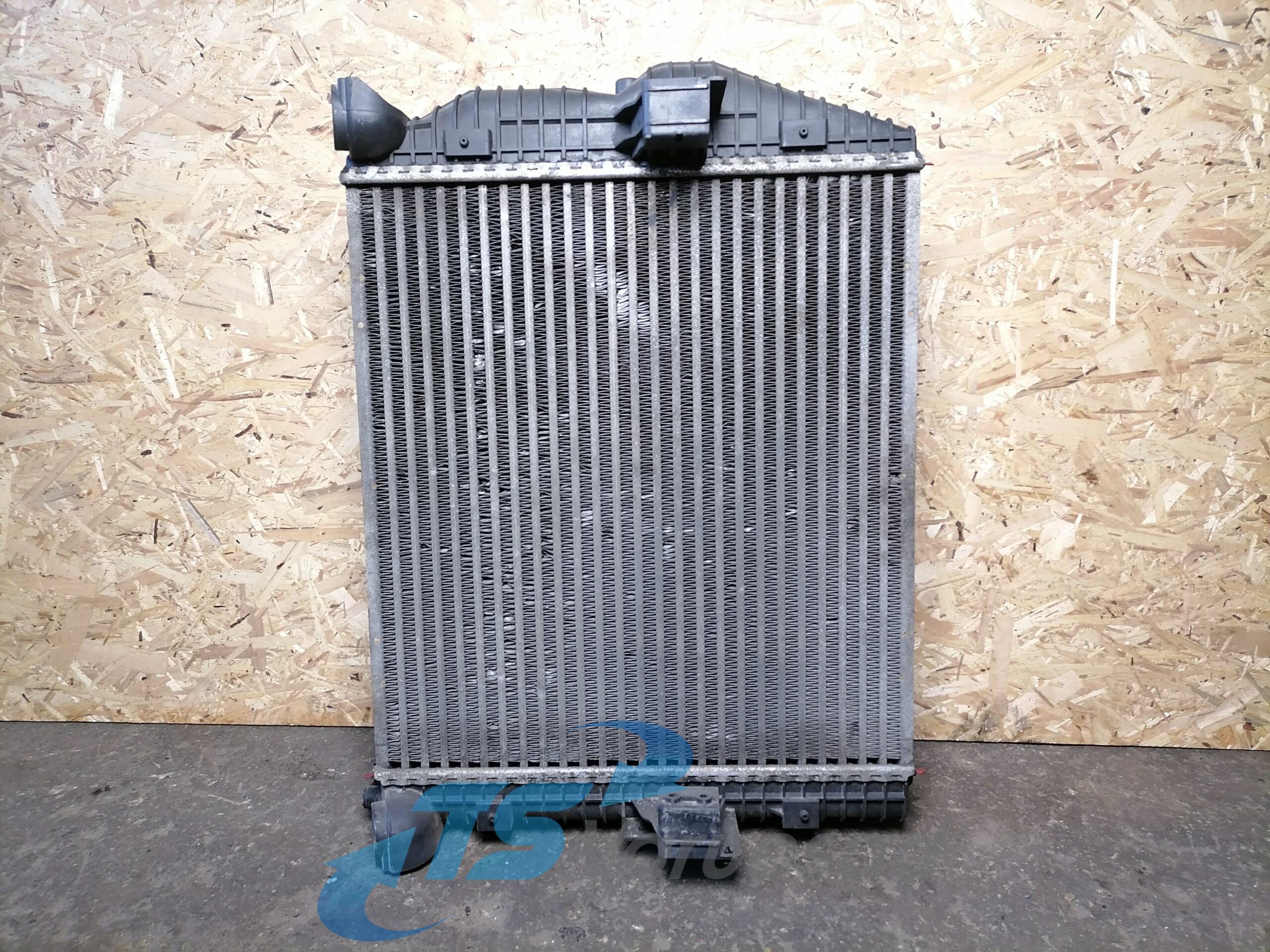 Intercooler radiaator