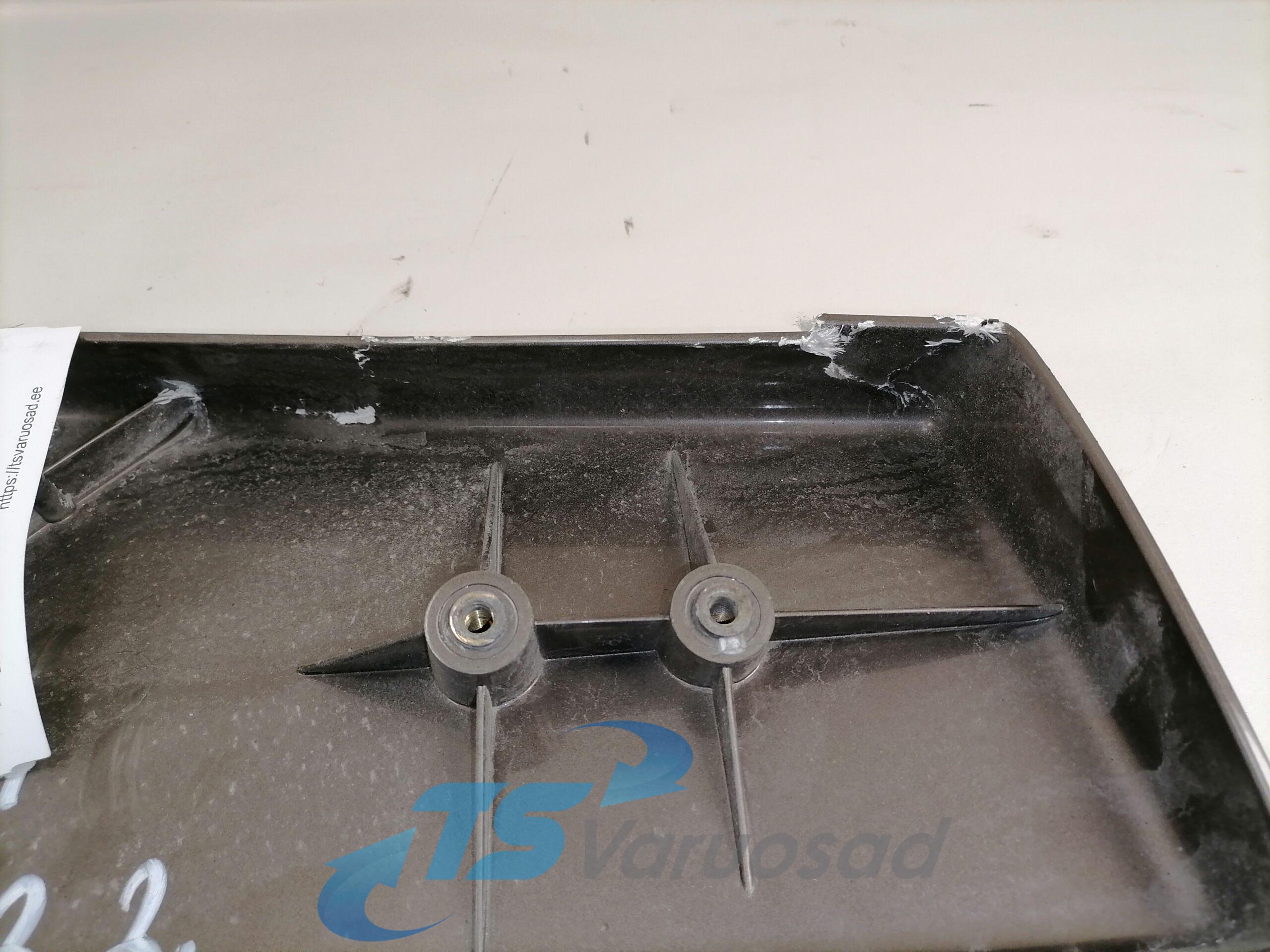 Kabiini tuulesuunaja, ülemine vasak