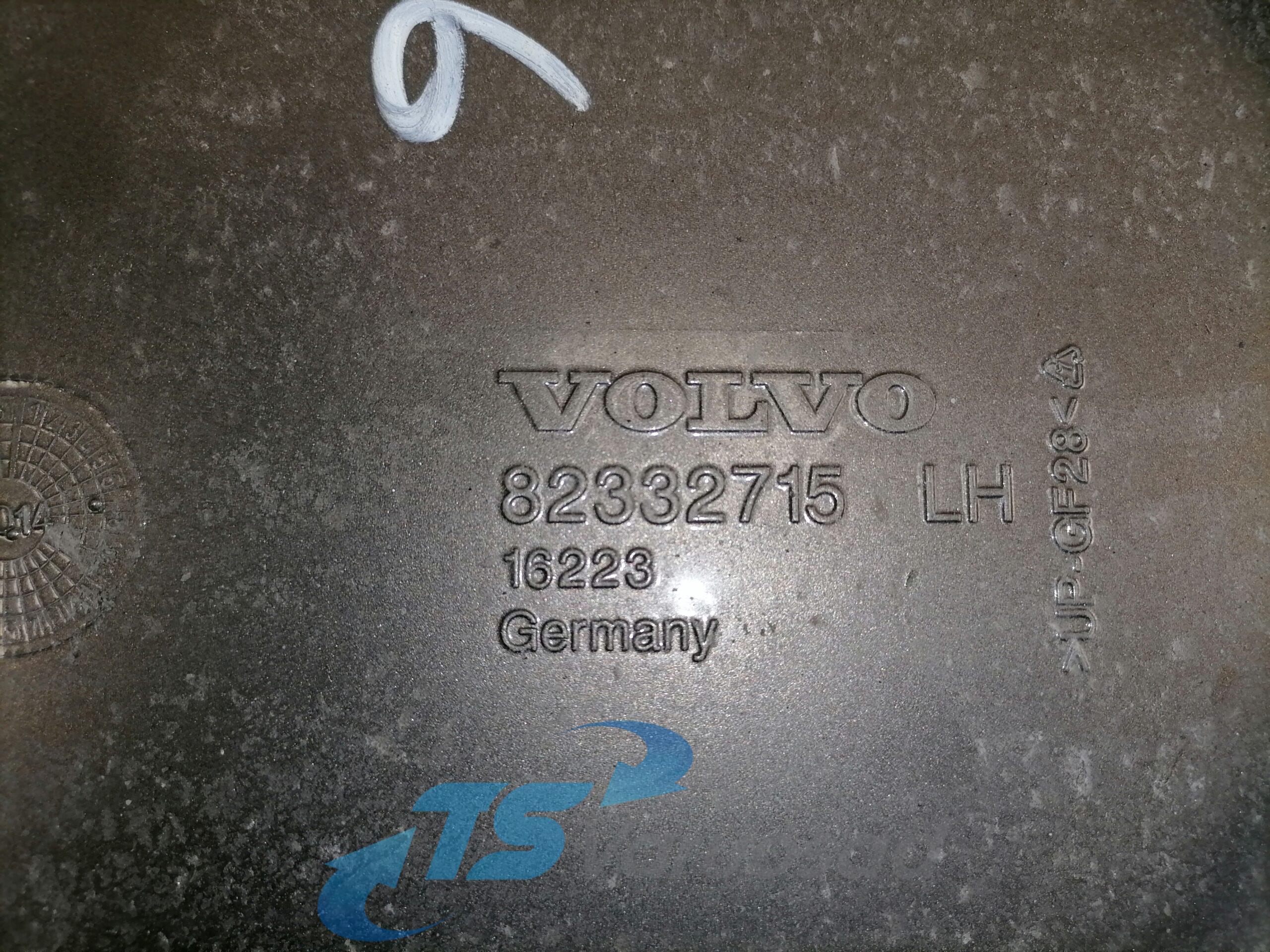 Kabiini tuulesuunaja, ülemine vasak