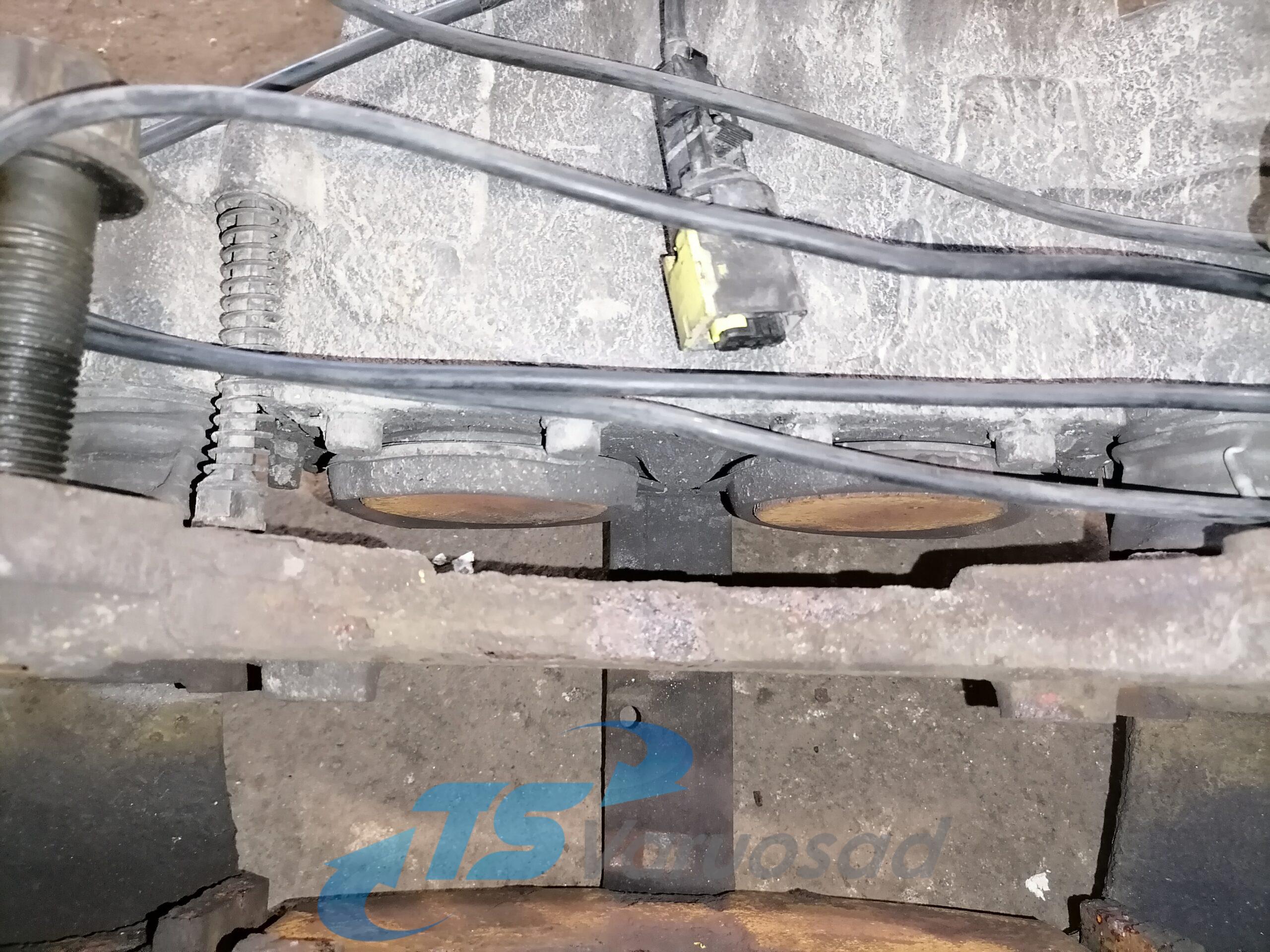 Pidurisadul veosild, vasak