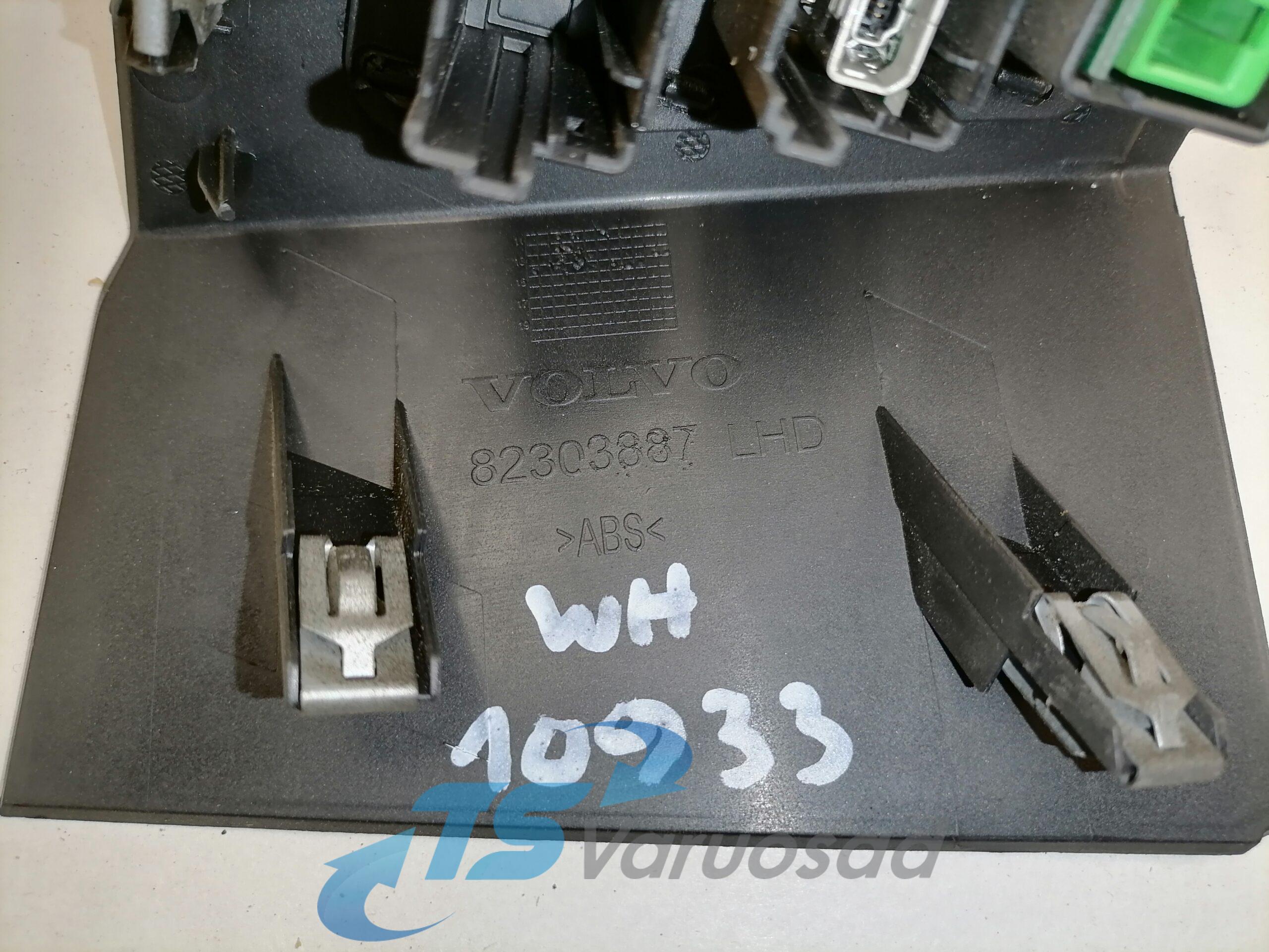 Volvo USB/AUX pistikute paneel