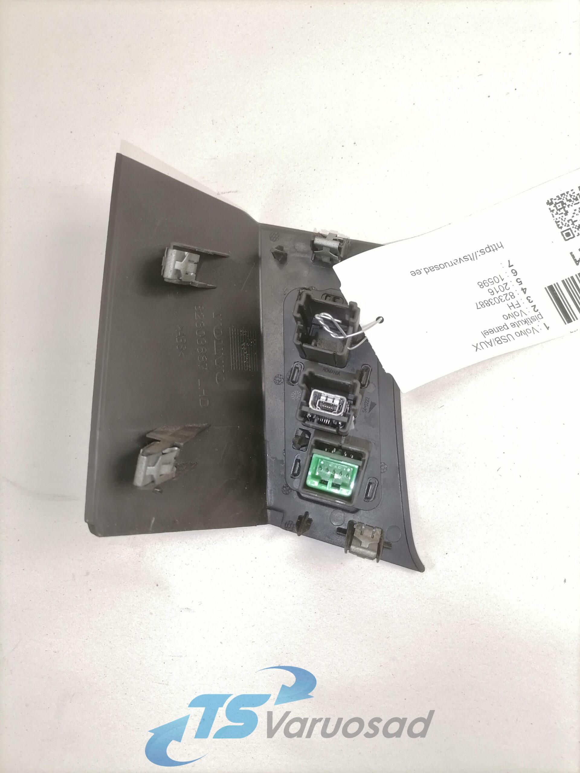 Volvo USB/AUX pistikute paneel
