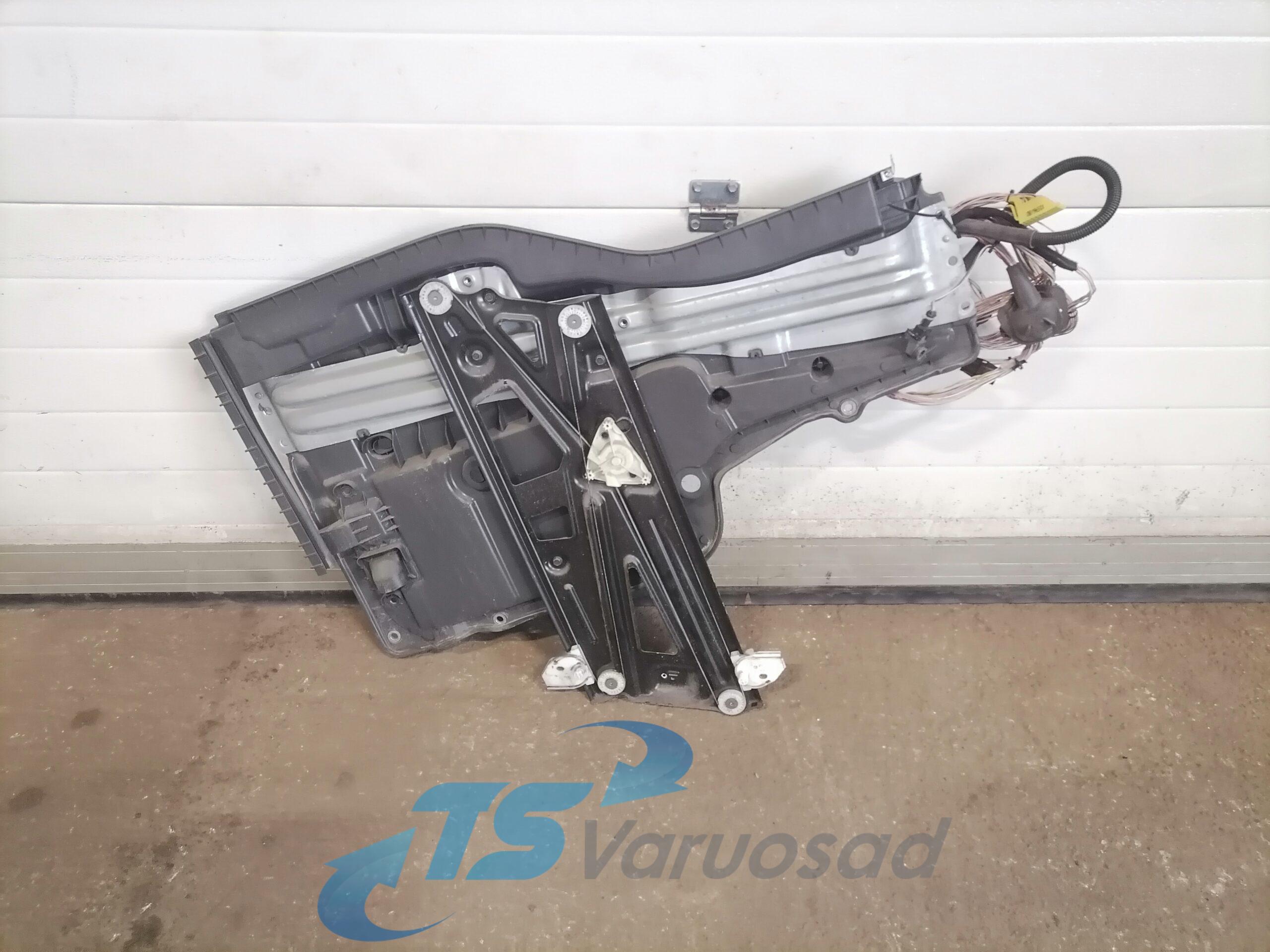 Uksesisene plekk / aknatõstuki mehhanism