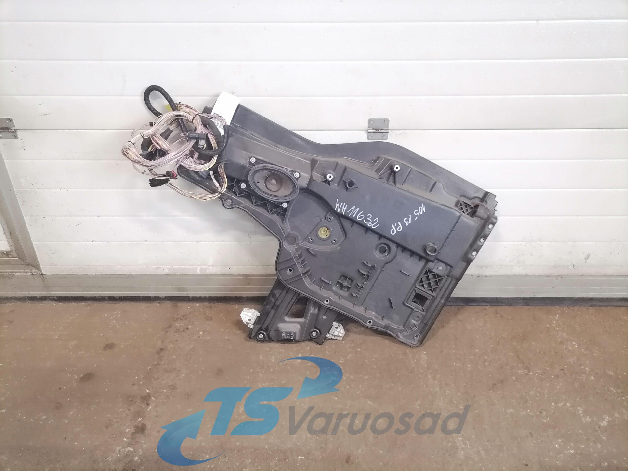 Uksesisene plekk / aknatõstuki mehhanism