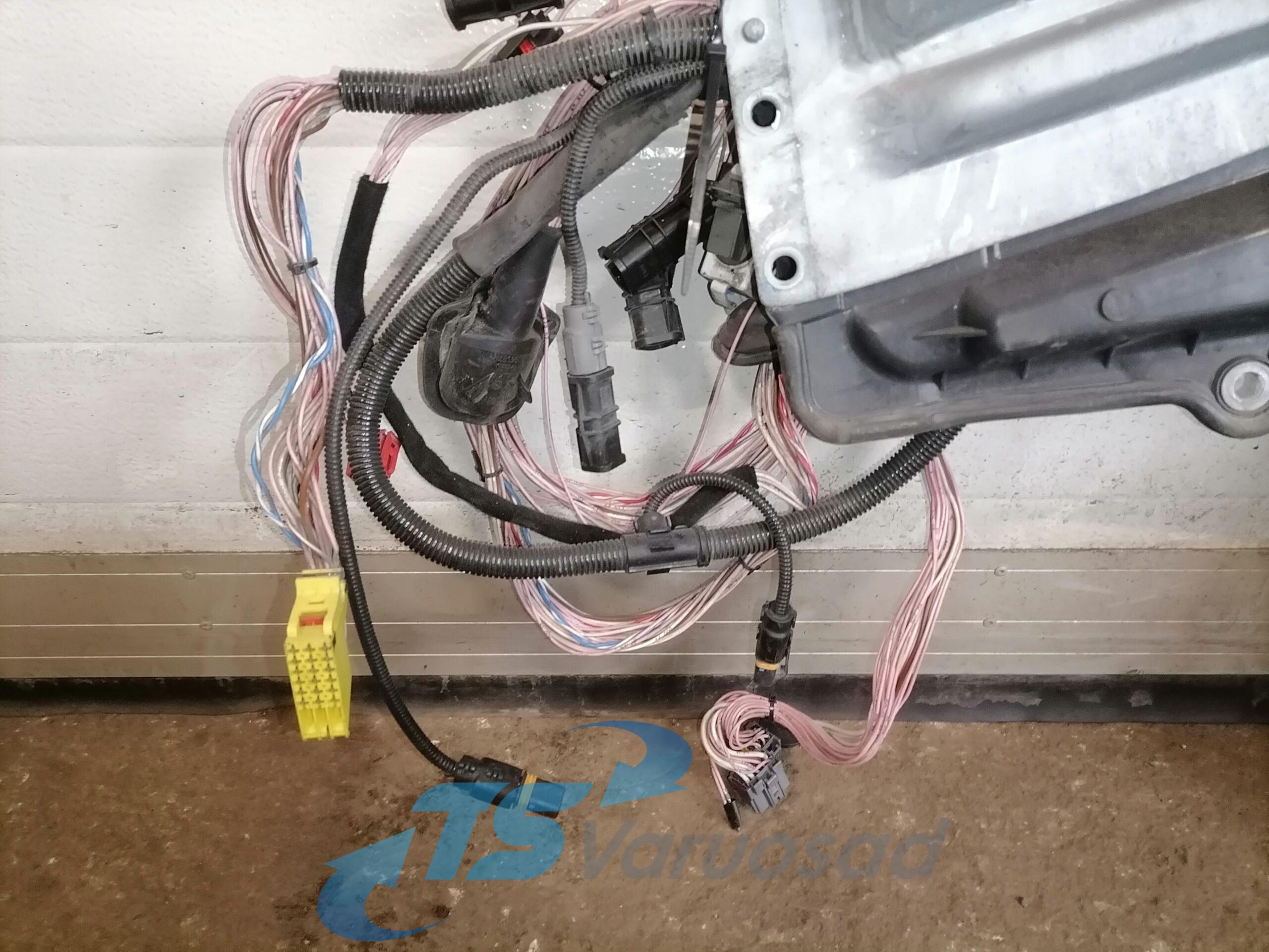 Uksesisene plekk / aknatõstuki mehhanism