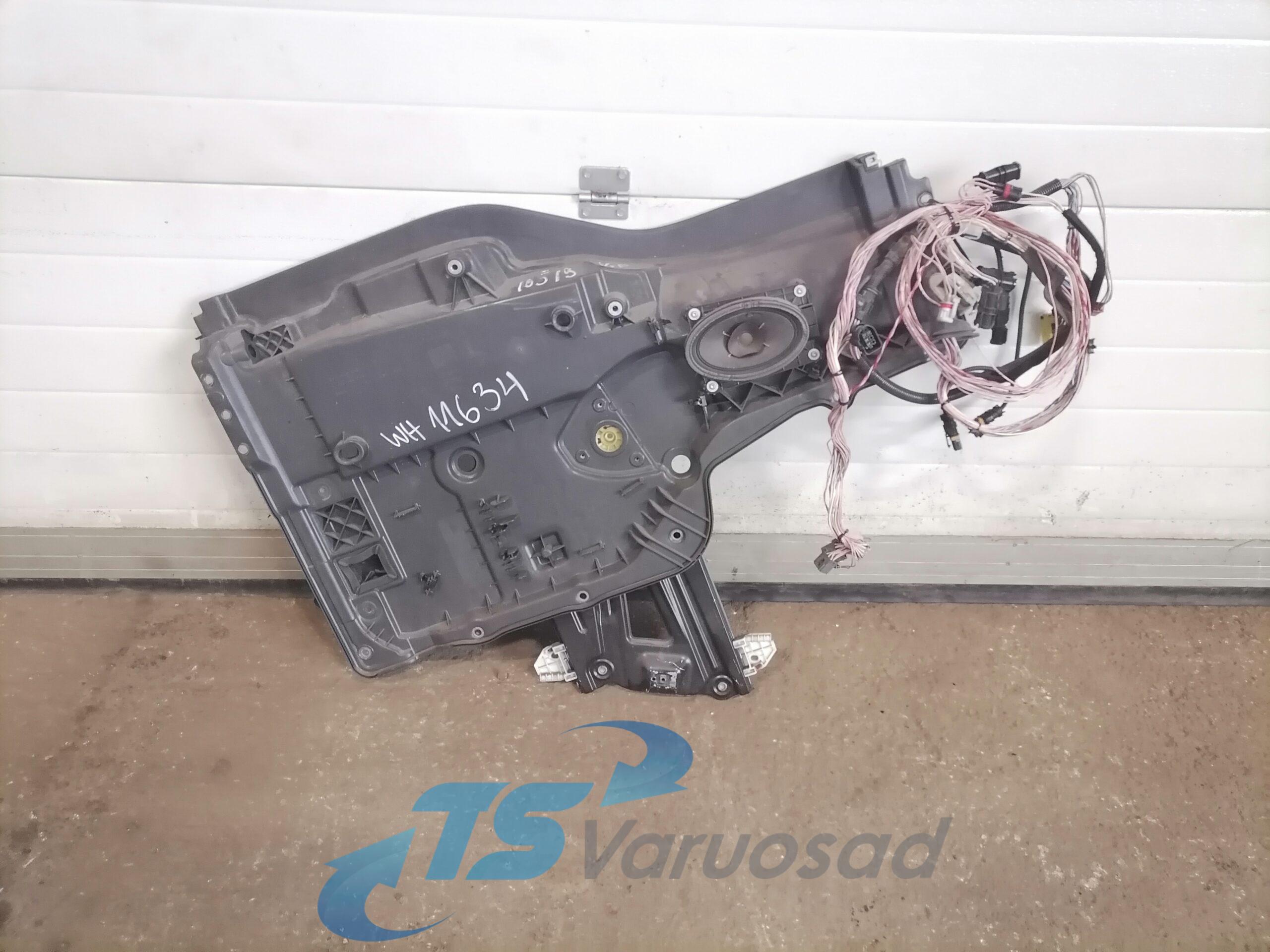 Uksesisene plekk / aknatõstuki mehhanism