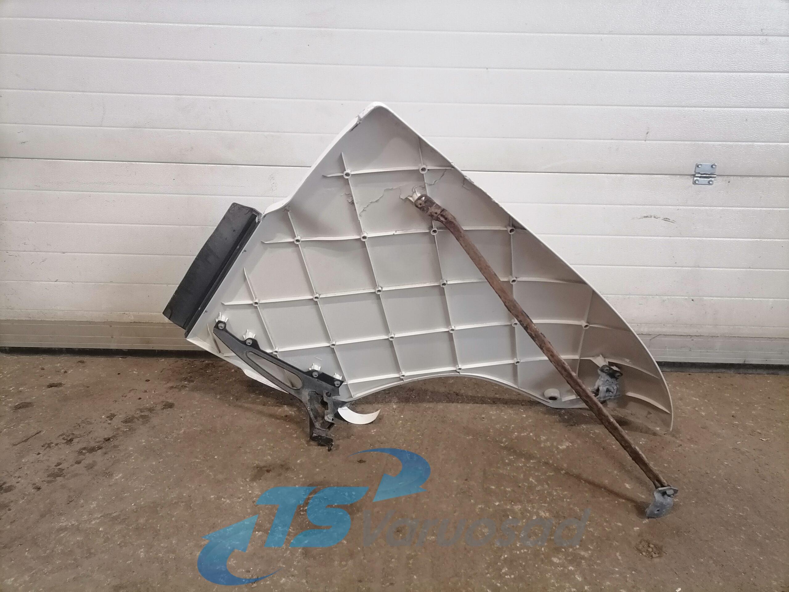 Scania kabiini tuulesuunaja, ülemine vasak