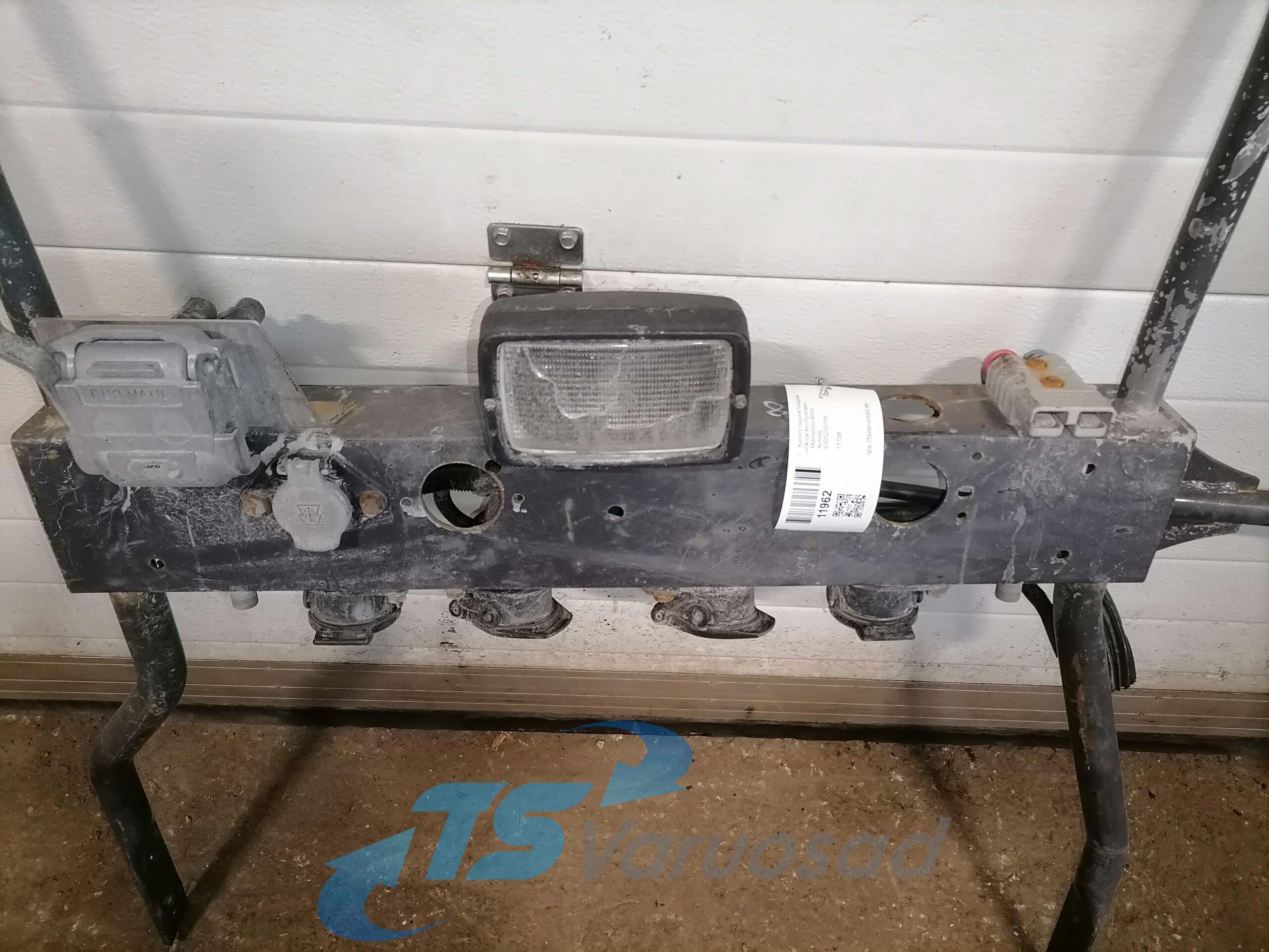 Kabiini tagune haagise pistikute kinnitusraam