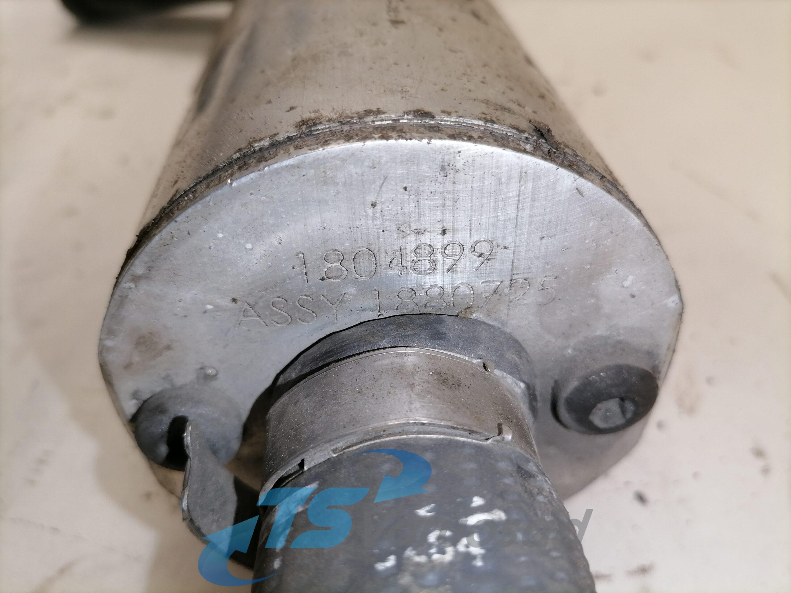 Kompressori resonaator