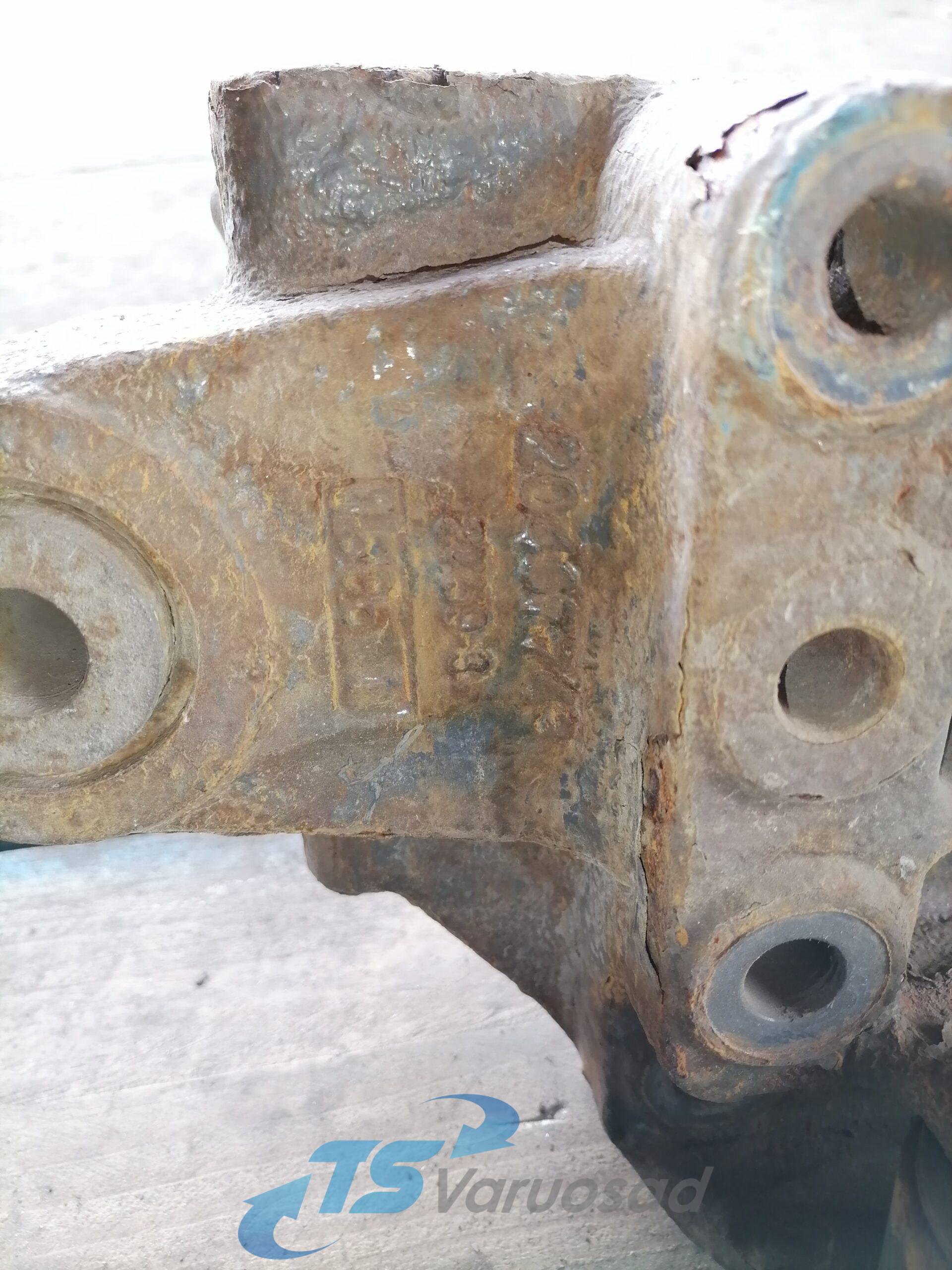 Volvo vedrukandur, esisild vasak