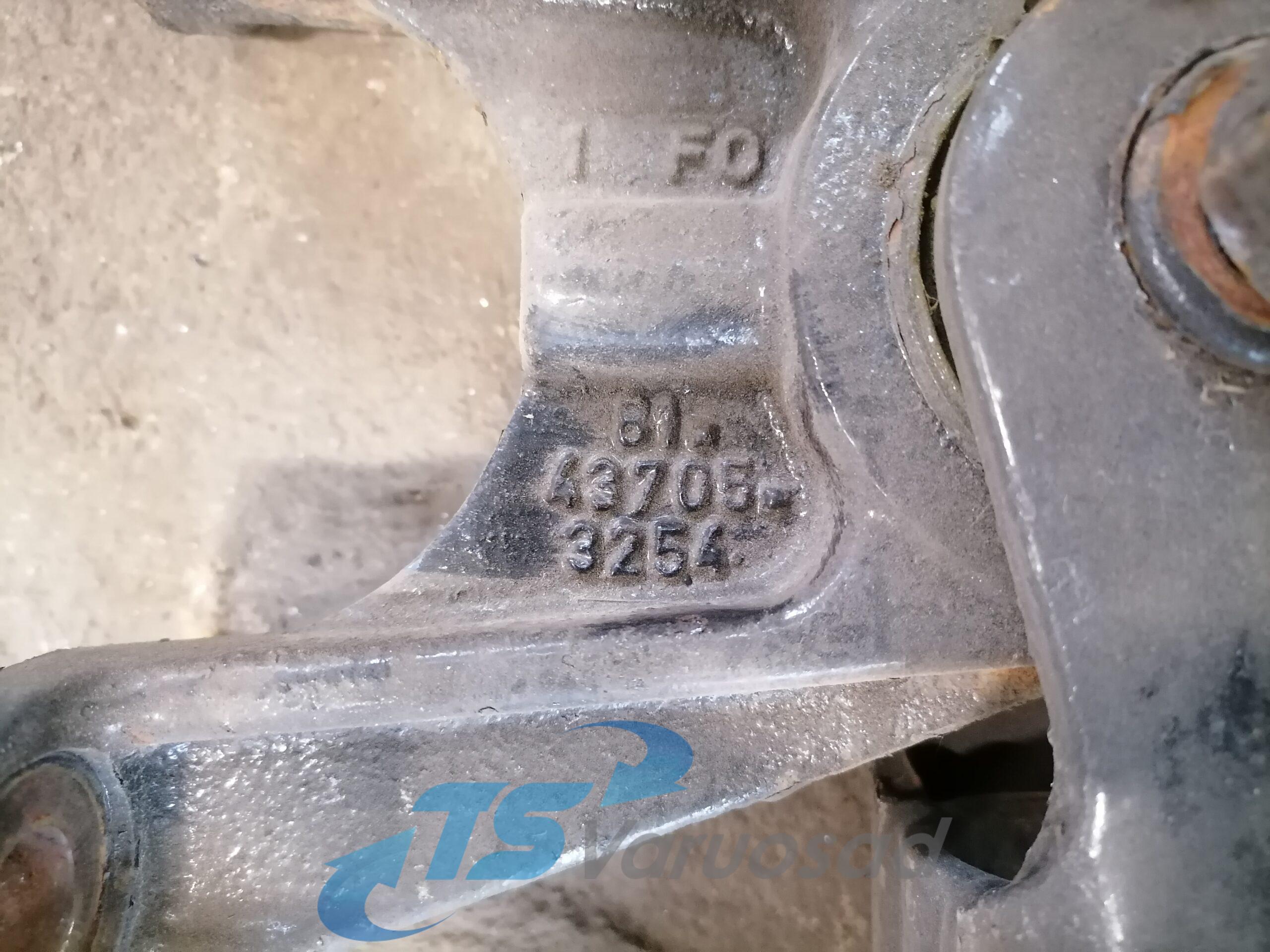 Stabilisaatorvarda kinnitus, veosild