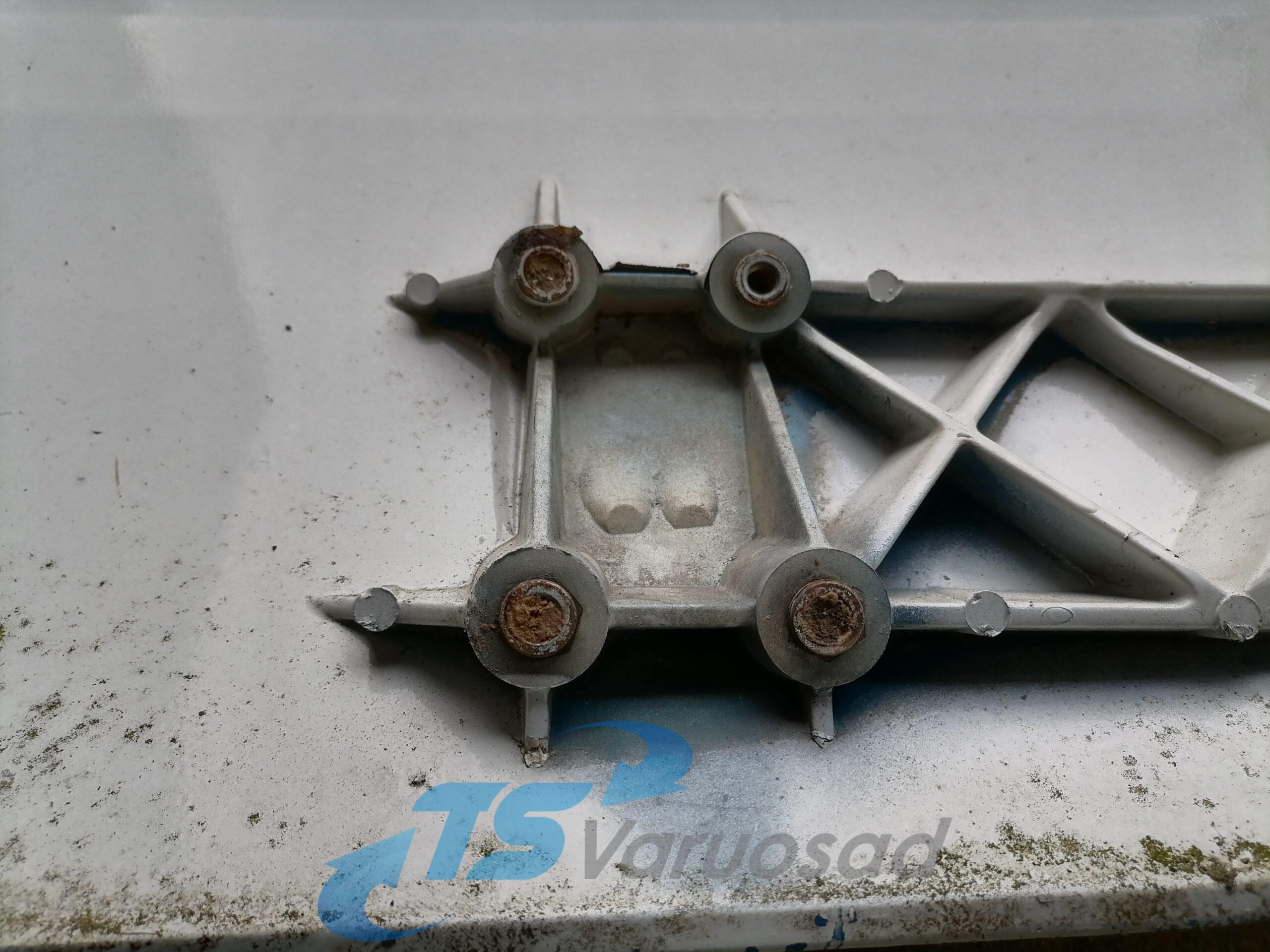 Volvo kabiini tuulesuunaja, katus