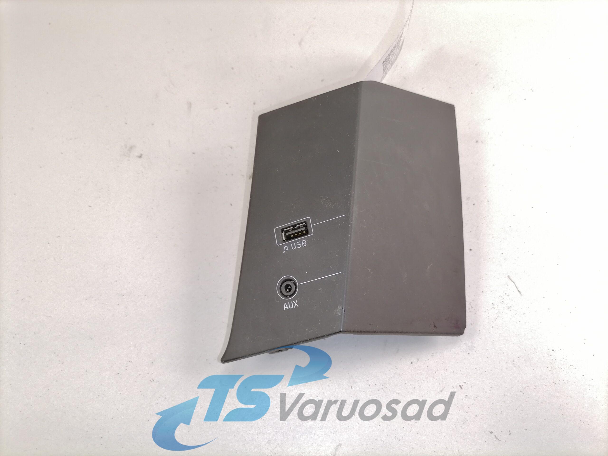 Volvo USB/AUX pistikute paneel
