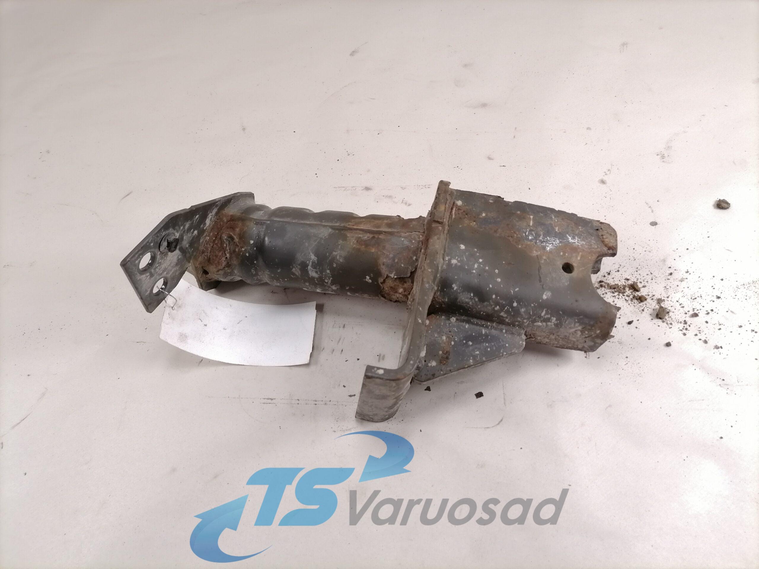 Volvo esikaitseraua kandur, parem