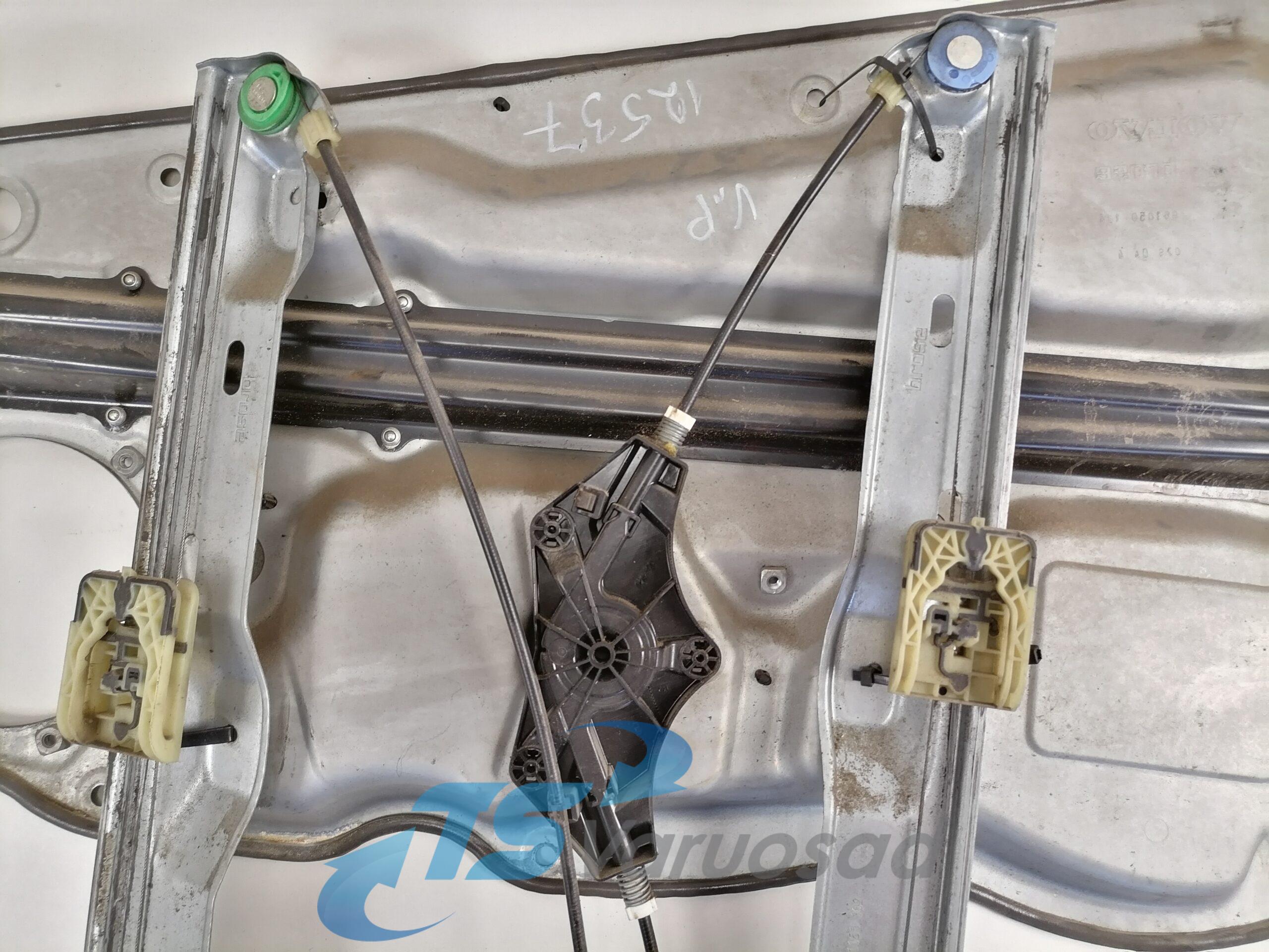 Uksesisene plekk / aknatõstuki mehhanism