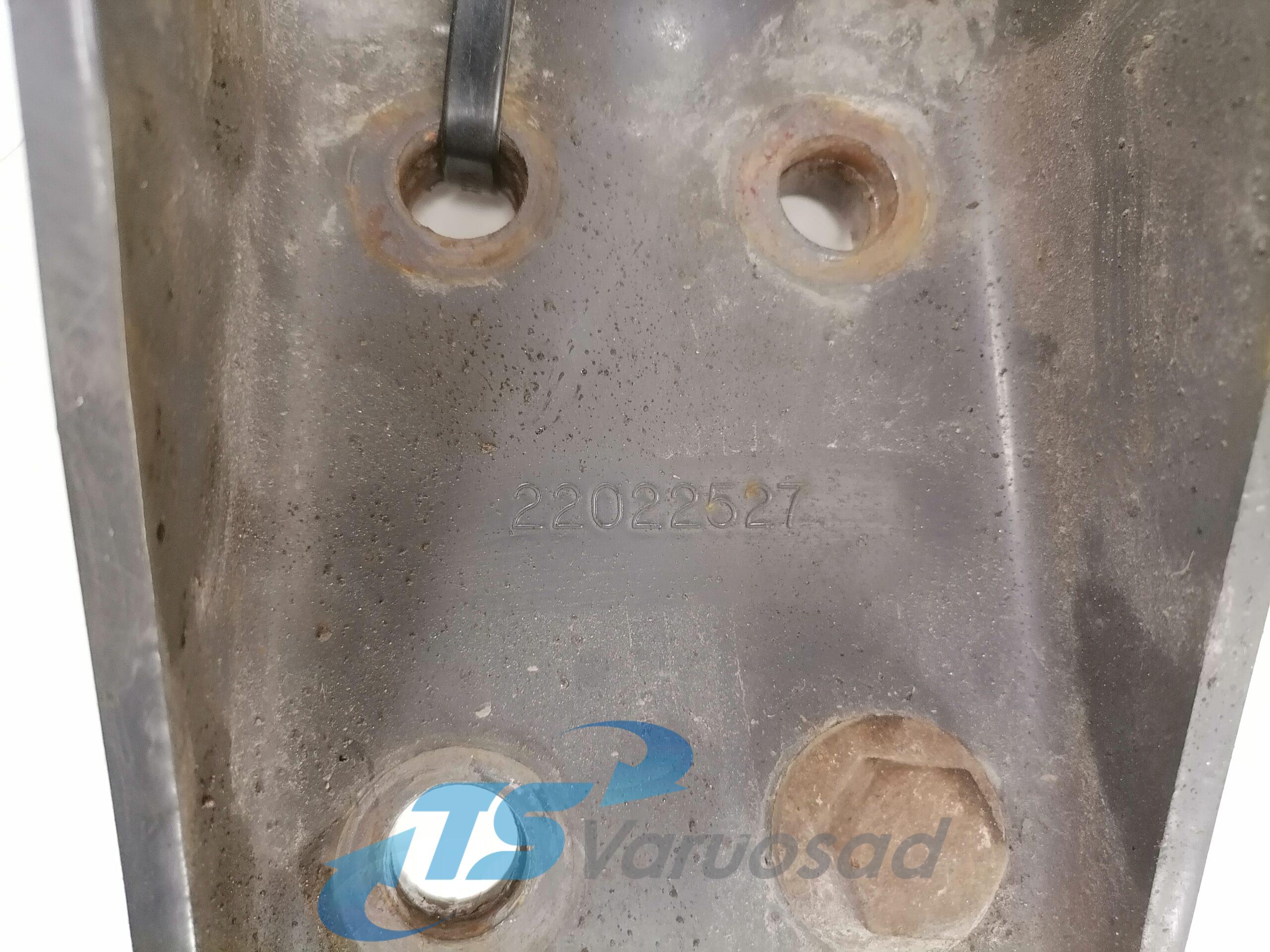 Amortisaatori kinnitus