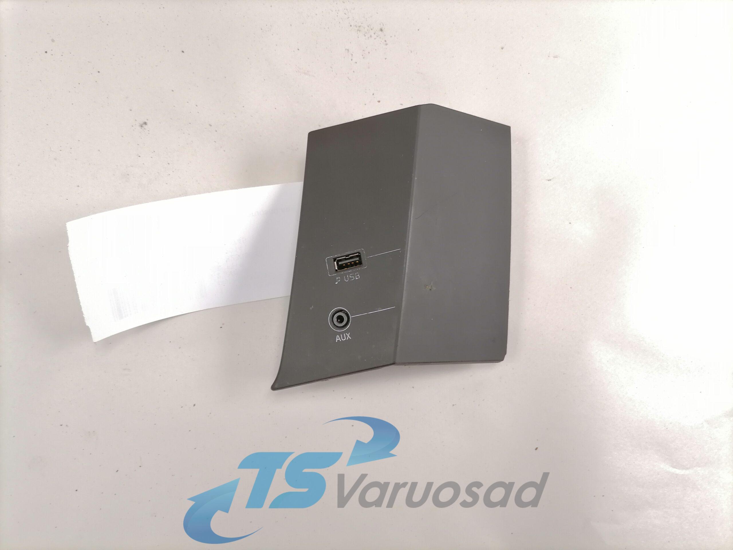 Volvo USB/AUX pistikute paneel