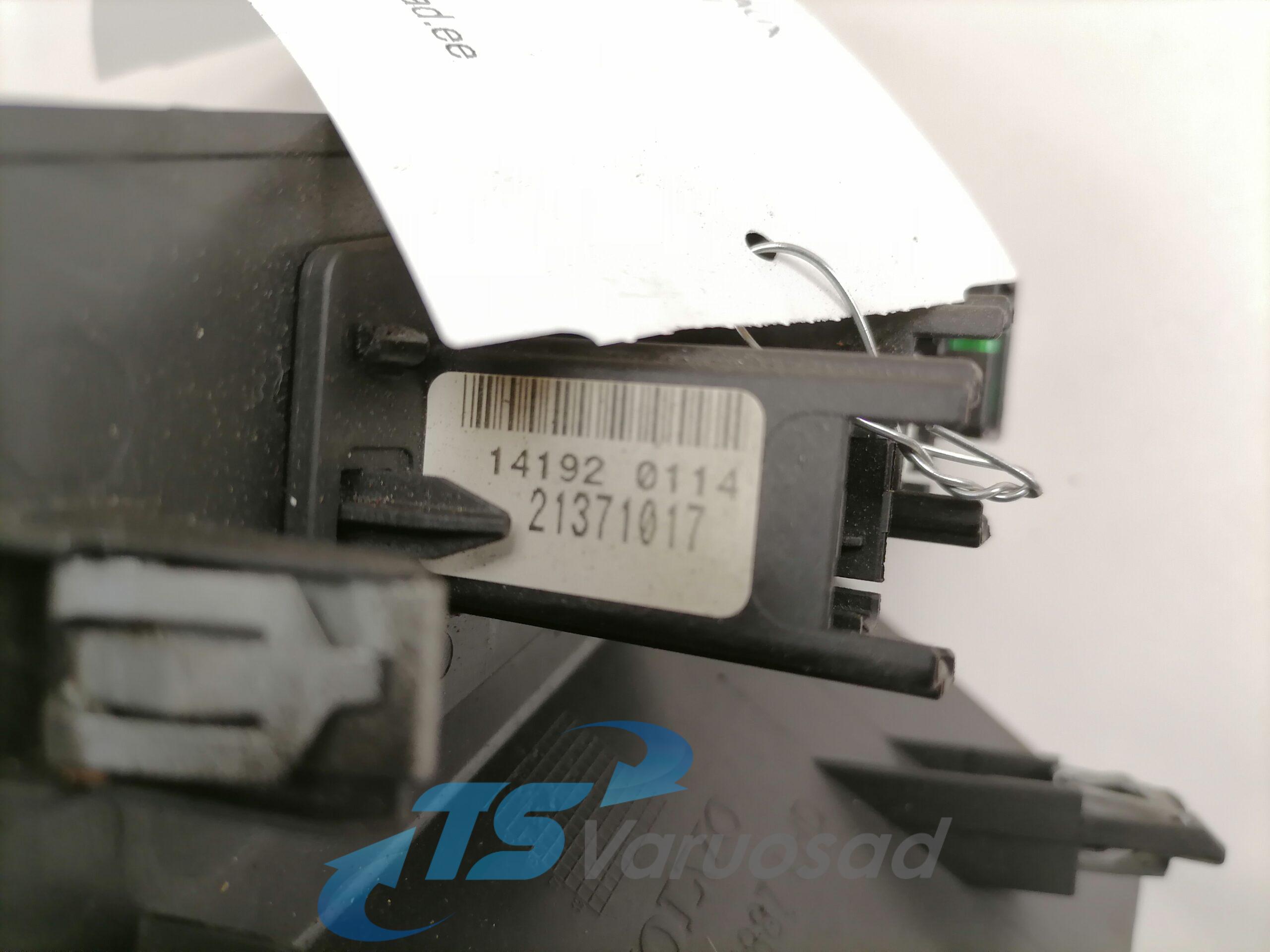 Volvo USB/AUX pistikute paneel