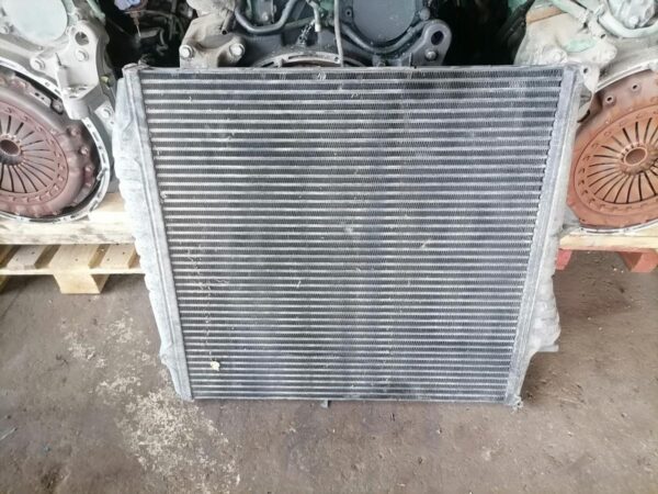 Intercooler radiaator