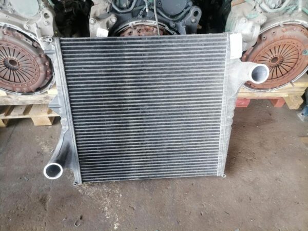 Intercooler radiaator