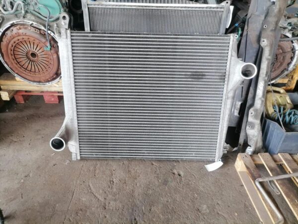 Intercooler radiaator