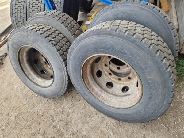 Rehvid + veljed 265/70R19,5