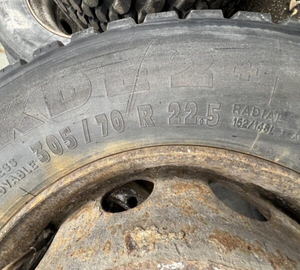 Rehvid + veljed 305/70 R22,5