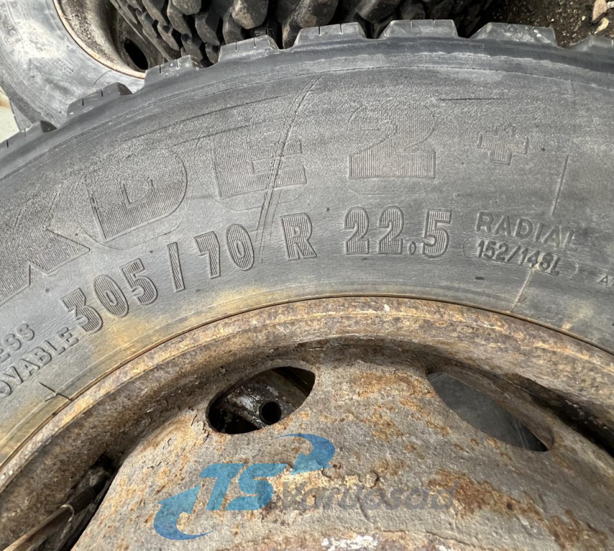 Rehvid + veljed 305/70 R22,5