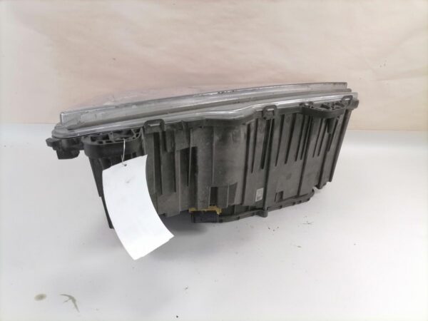 Volvo esituli, parem (LED)