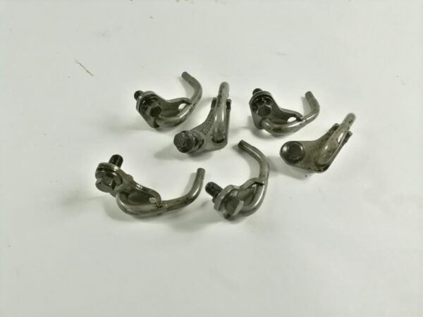 Piston cooling nozzle