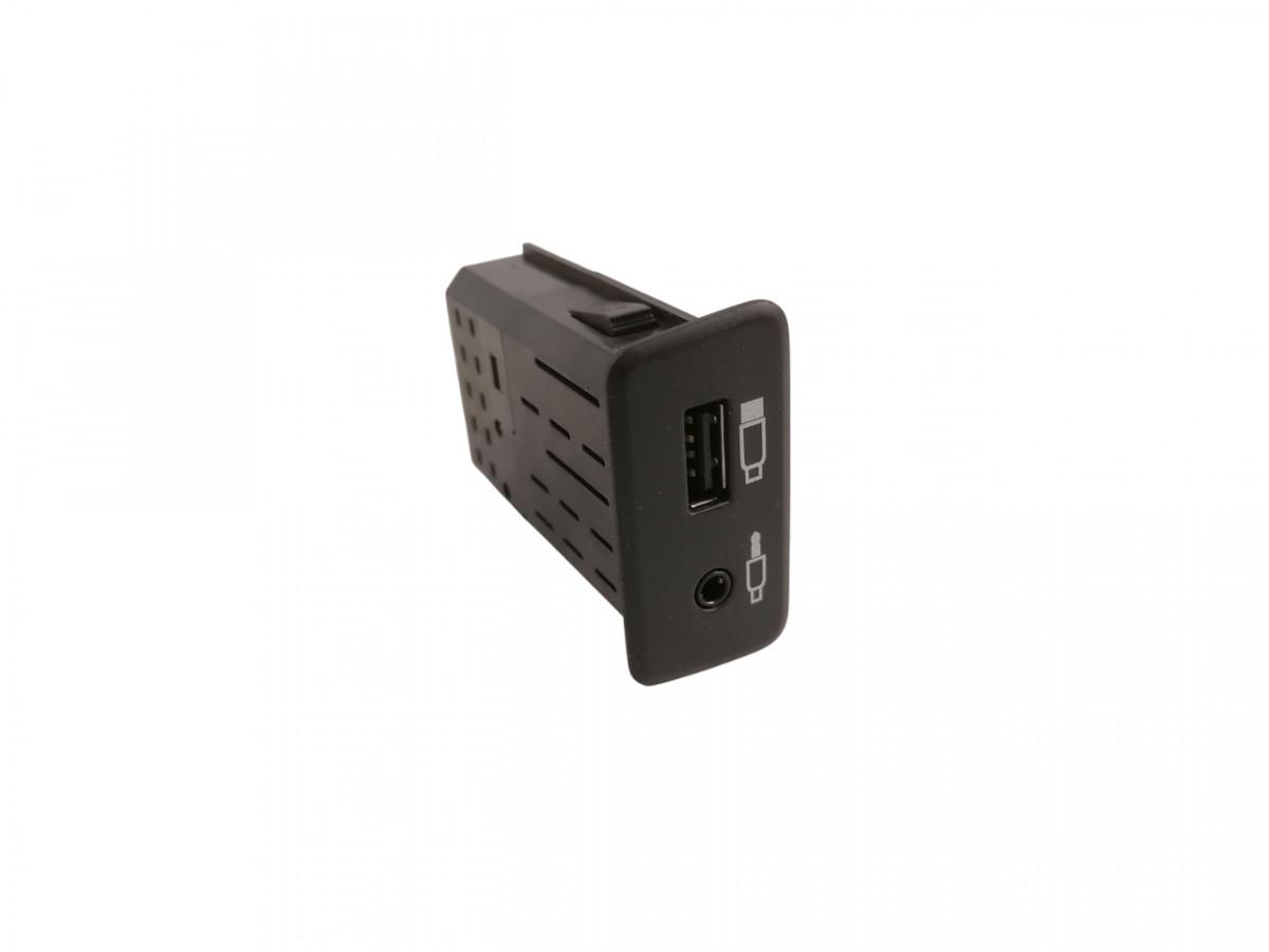USB/AUX pistikute paneel
