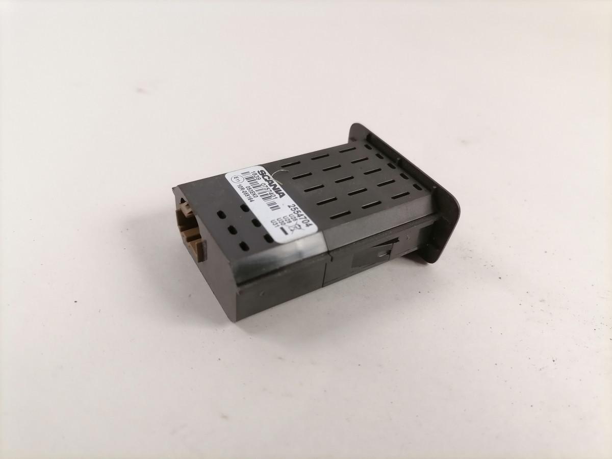 USB pistiku paneel