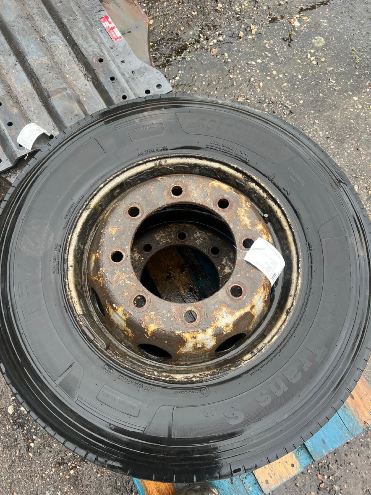 Trazano 285/70R19.5