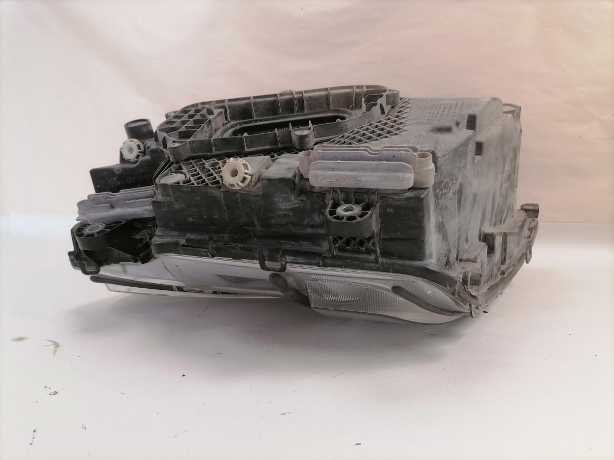 Volvo esituli, vasak (LED)