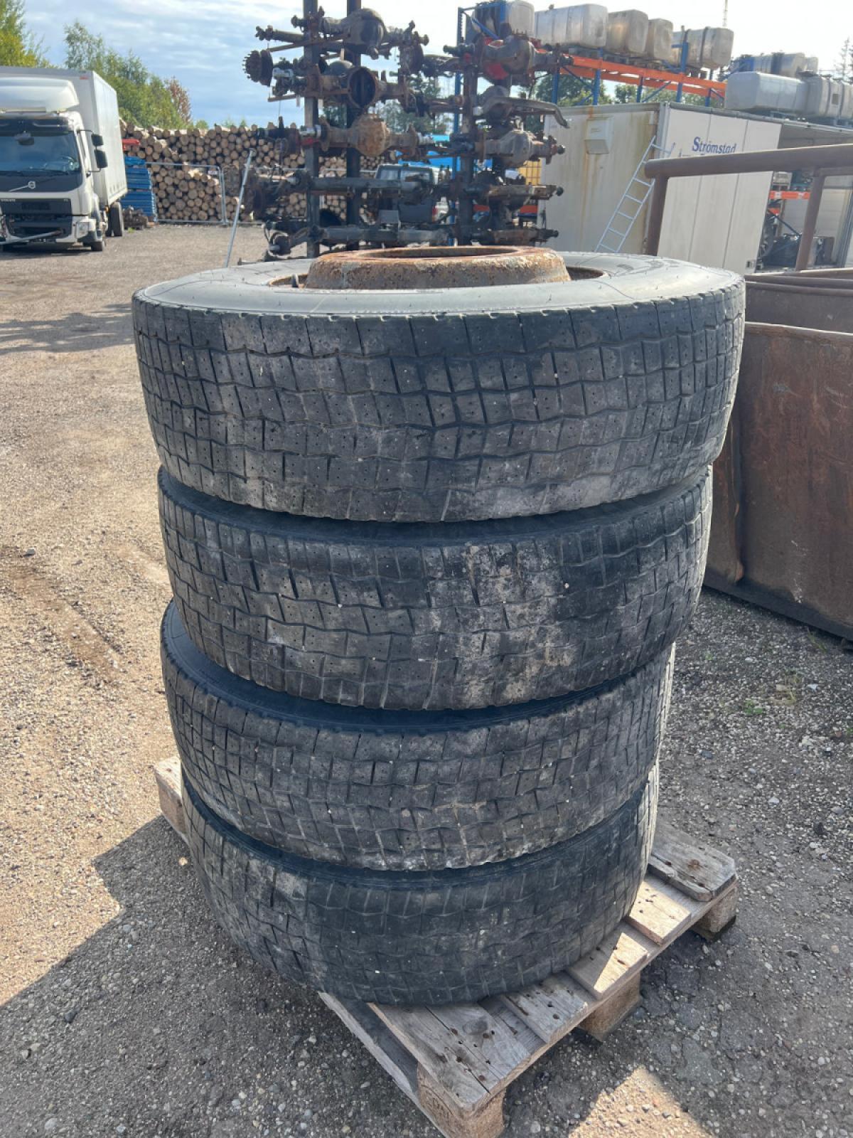 Rehvid + veljed 295/80R22.5