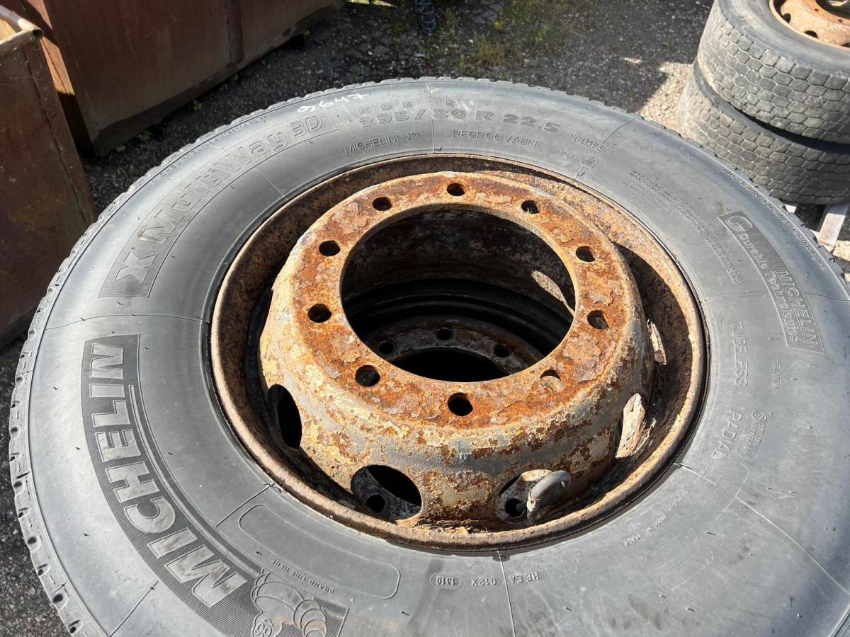 Rehvid + veljed 295/80R22.5