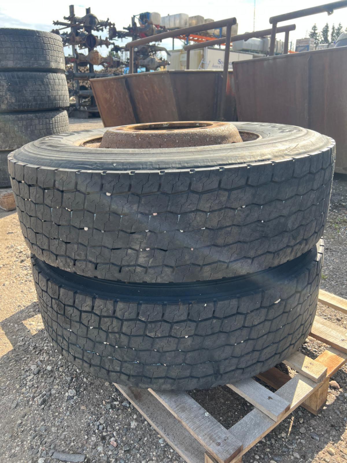 Rehvid + veljed 315/70R22.5