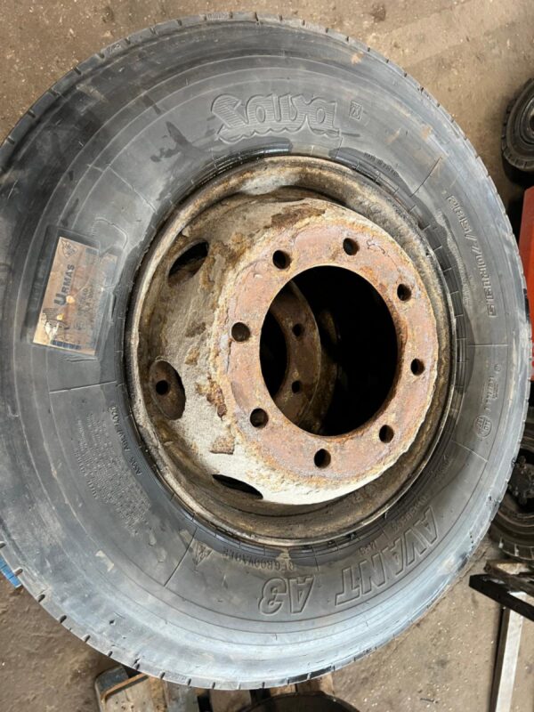 Sava avant A3 285/70R19.5