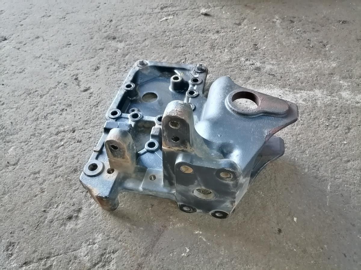 Volvo raamiotsa kandur, parem