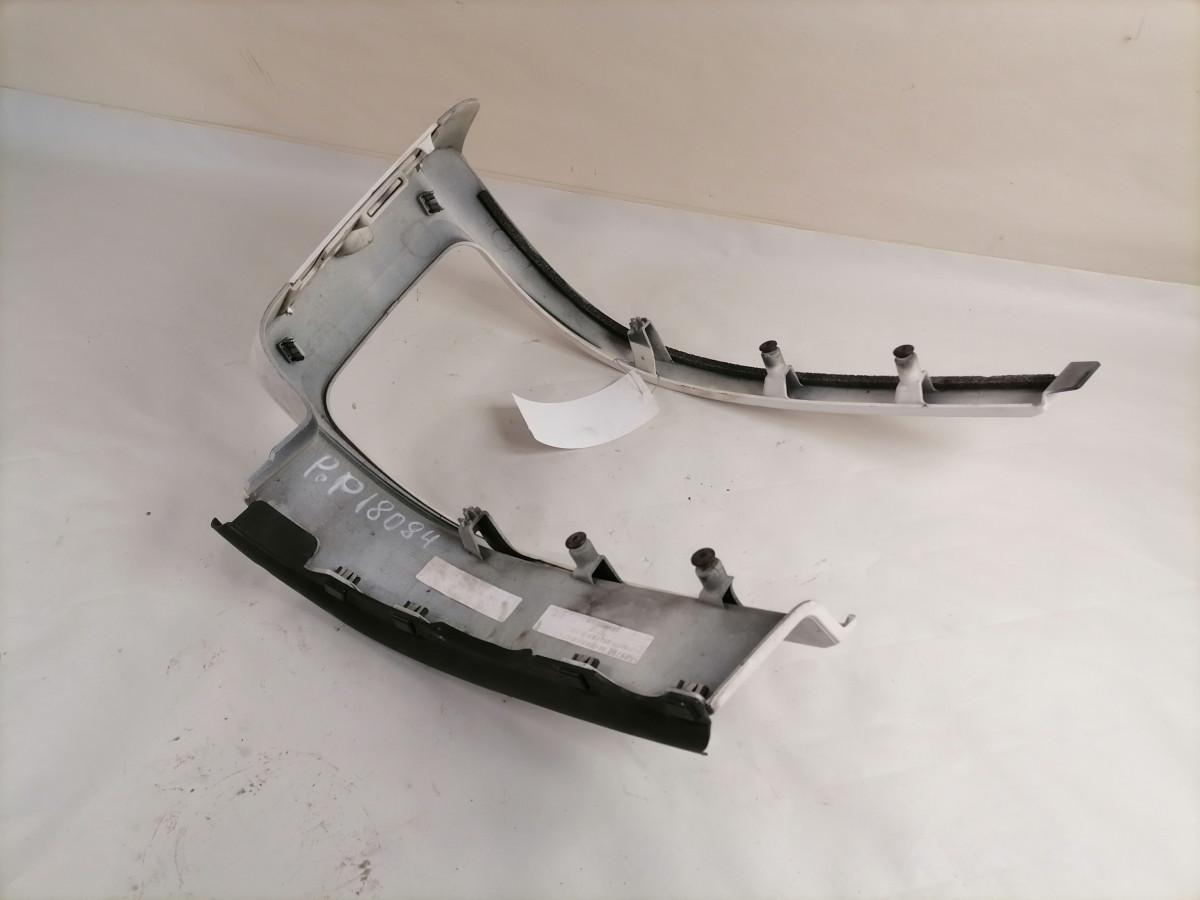 Esitule korpuse plastik