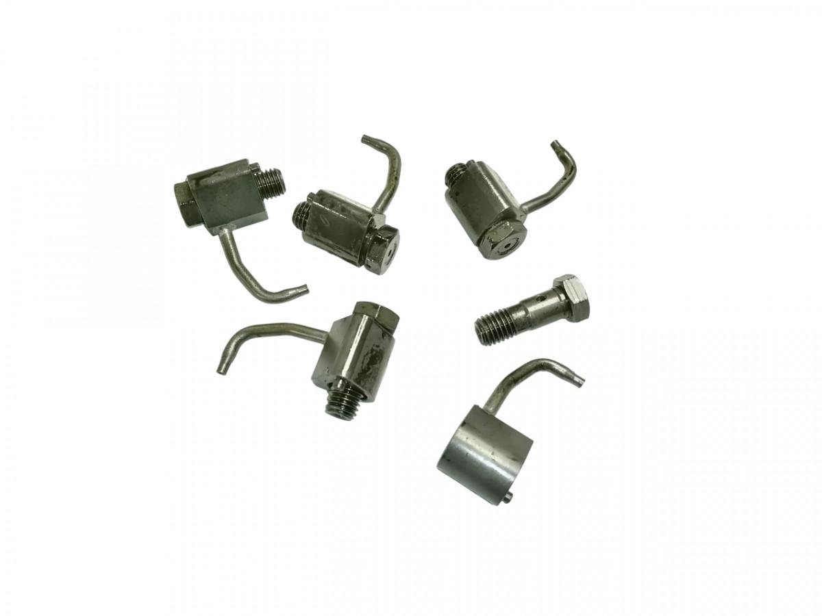 Piston cooling nozzle