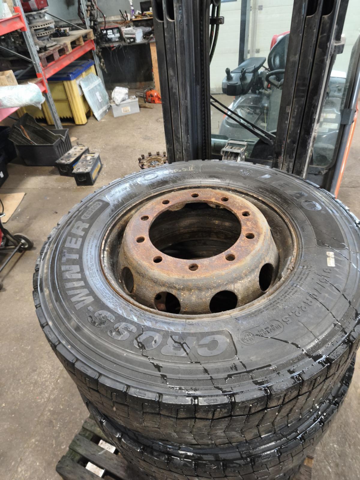 Rehvid + veljed 315/70R22.5