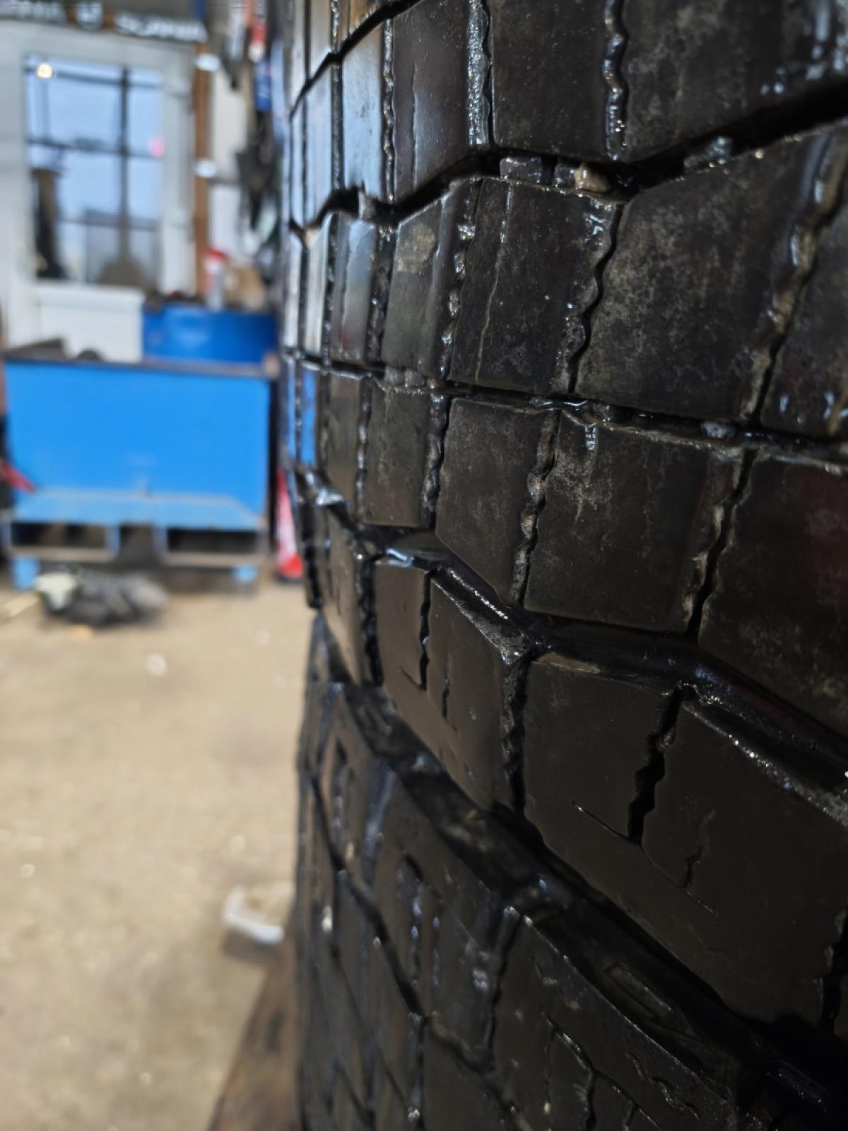 Rehvid + veljed 315/70R22.5