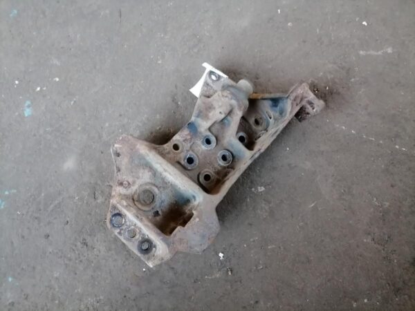 Volvo raamiotsa kandur, parem