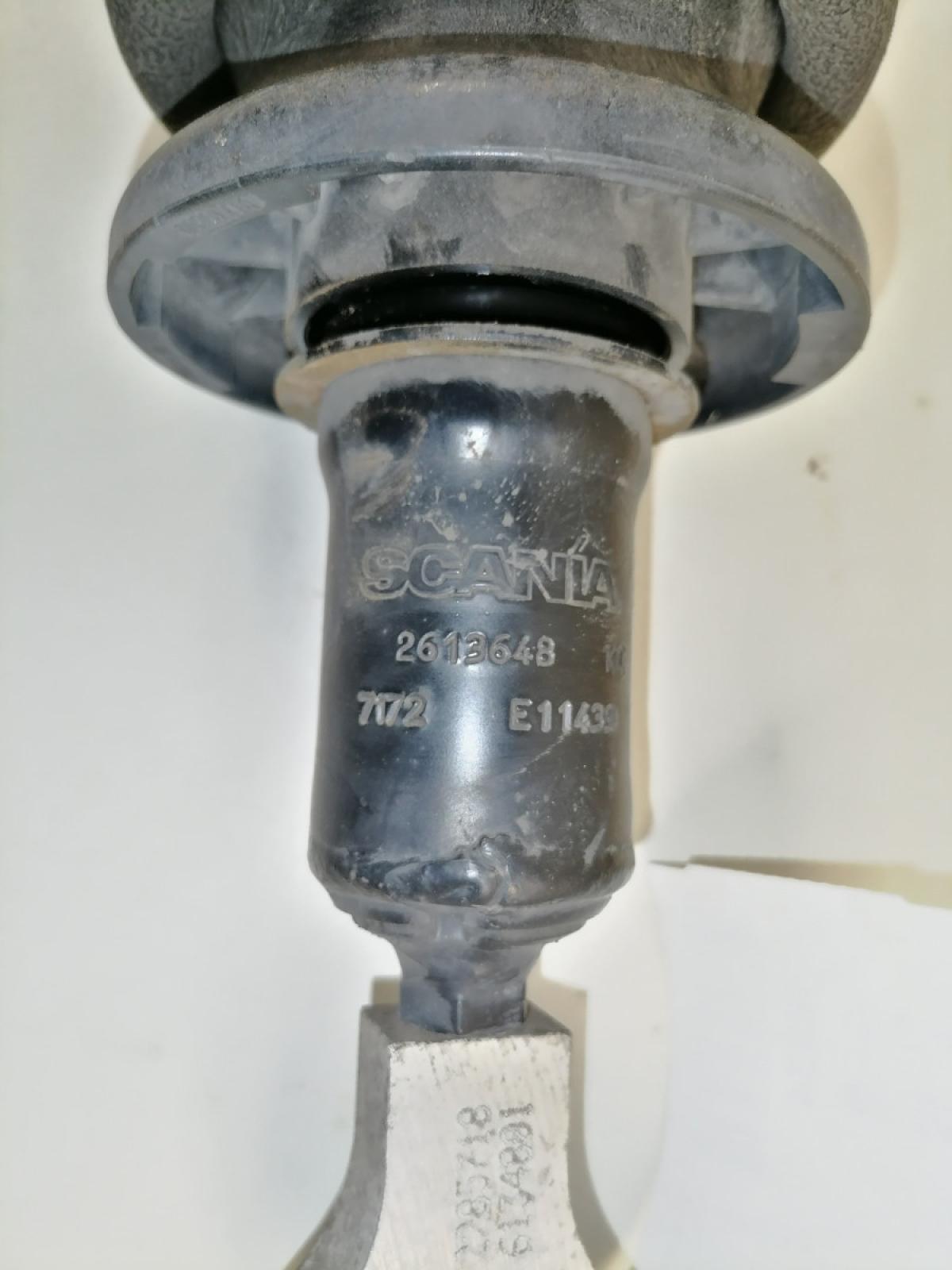 Kabiini õhkpadi amortisaatoriga