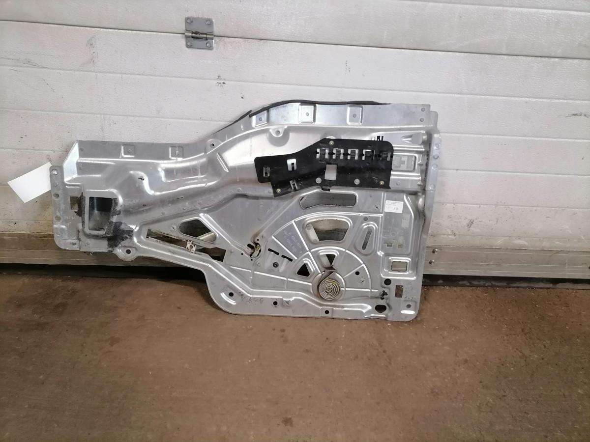 Küljeklaasi tõstemehhanism