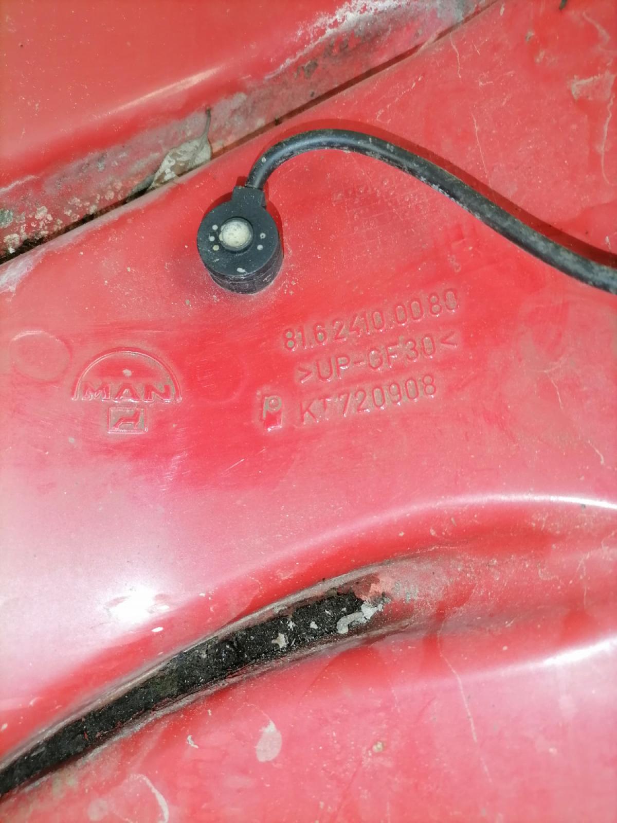 MAN kabiini nurgapõsk, vasak